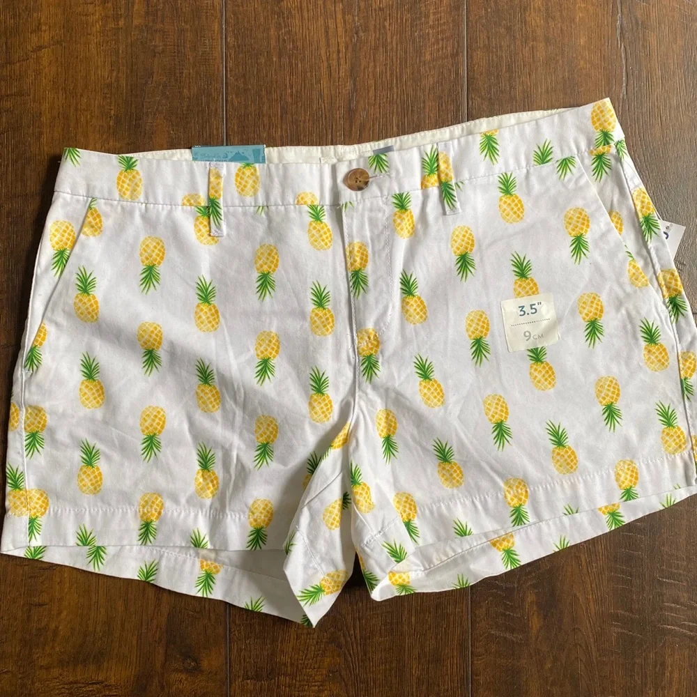 Pineapple Print White Women's Shorts - Picture 3 of 3